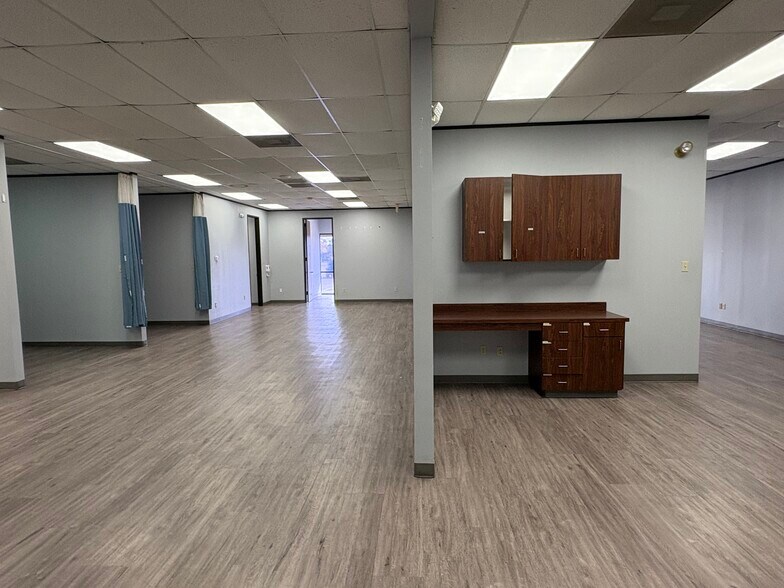 More Photos Of 1602 N Mechanic St, El Campo Land For Lease