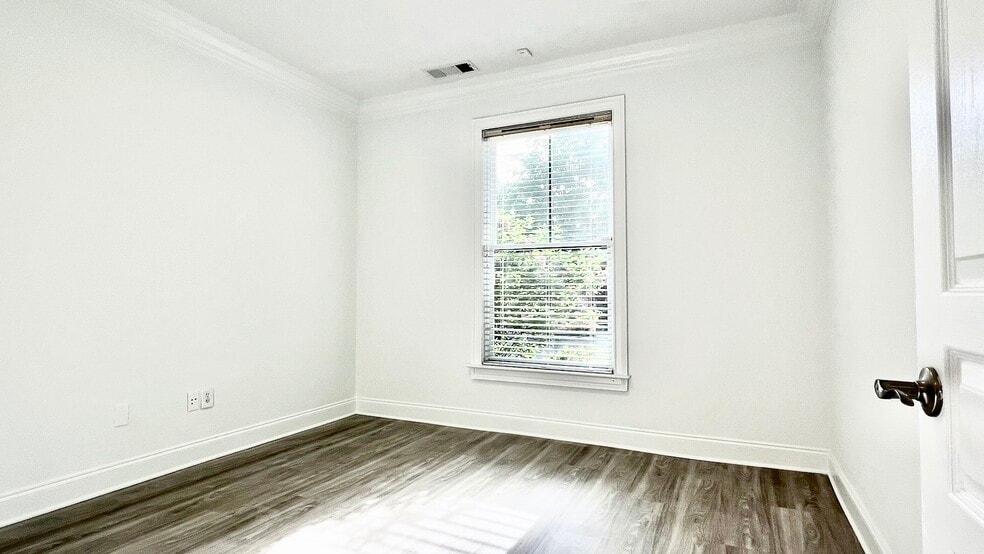 More Photos Of 4080 McGinnis Ferry Rd, Alpharetta Office For Sale
