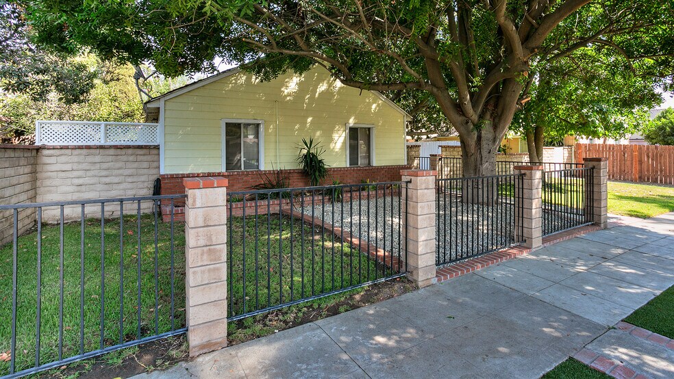 More Photos Of 202 N Florence St, Burbank Multifamily For Sale