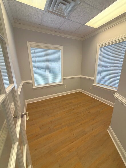 More Photos Of 413 W Montgomery Cross Rd, Savannah Office For Sale