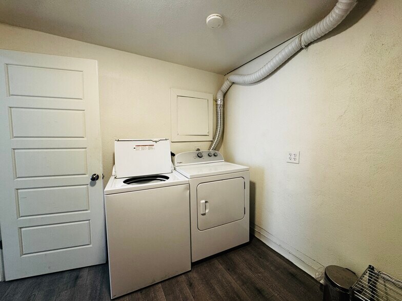 More Photos Of 118 N Main St, Livingston Storefront Retail Residential For Sale