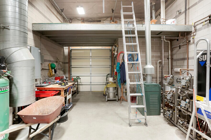 More Photos Of 733 Hogback Dr, Golden Self Storage For Sale