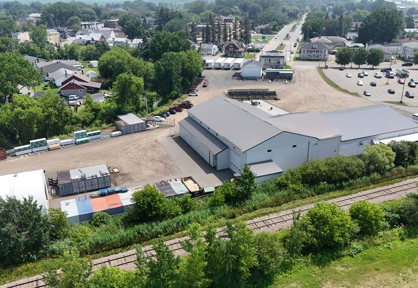 More Photos Of 700 Boul Saint-Laurent O, Louiseville Manufacturing For Sale