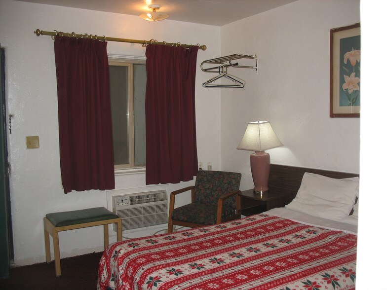 More Photos Of 1627 SE Stephens St, Roseburg Hotel For Sale