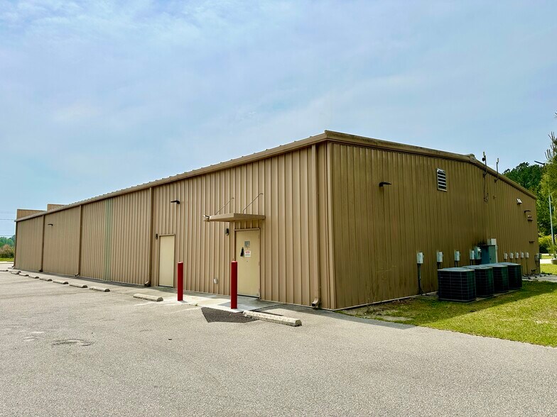 More Photos Of 13881 NC Highway 55, Bayboro Freestanding For Sale