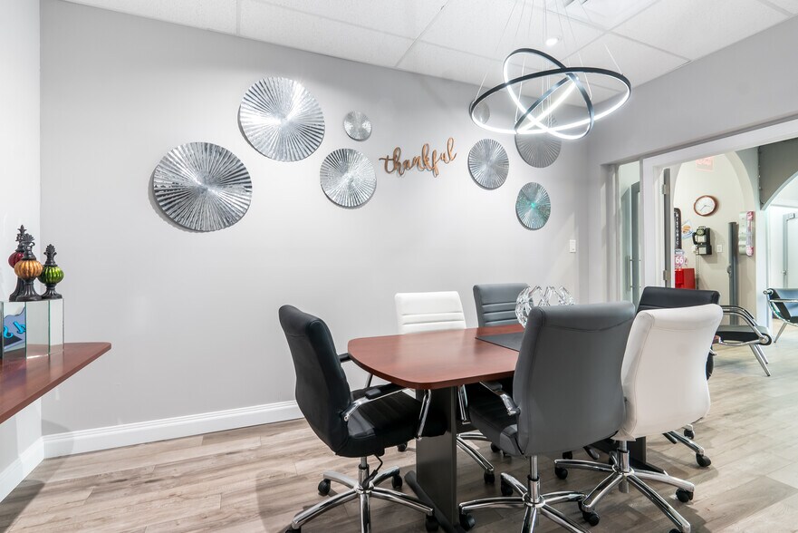 More Photos Of 6600 Pembroke Rd, Pembroke Pines Office For Sale