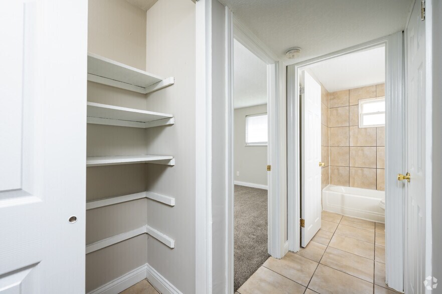 More Photos Of , Fort Wayne Multifamily For Sale