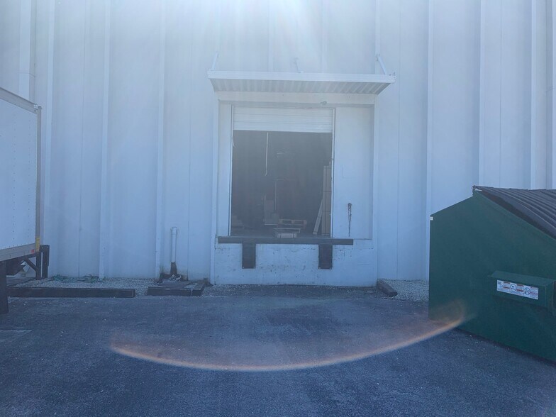 More Photos Of 3380 NW 114th St, Miami Warehouse For Lease
