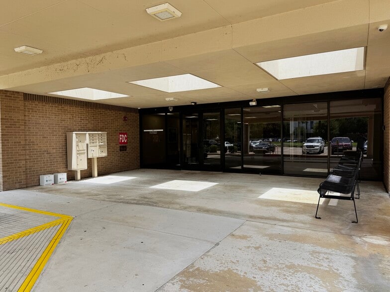 More Photos Of 21660 Kingsland Blvd, Katy Hospital For Sale