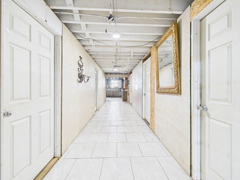 More Photos Of 236 S Oak St, Pecos Storefront For Sale