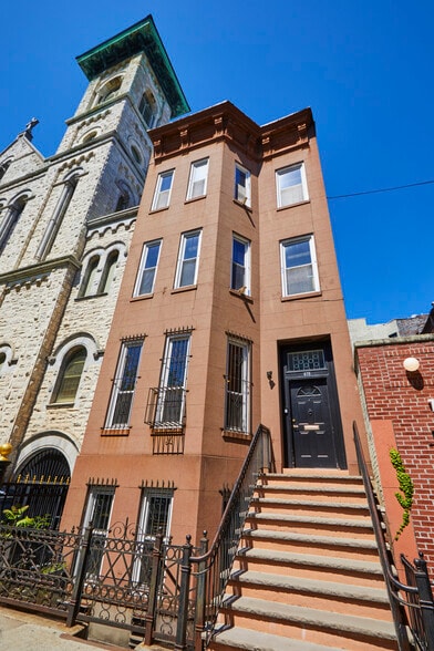 Primary Photo Of 475 E 115th St, New York Flex For Sale