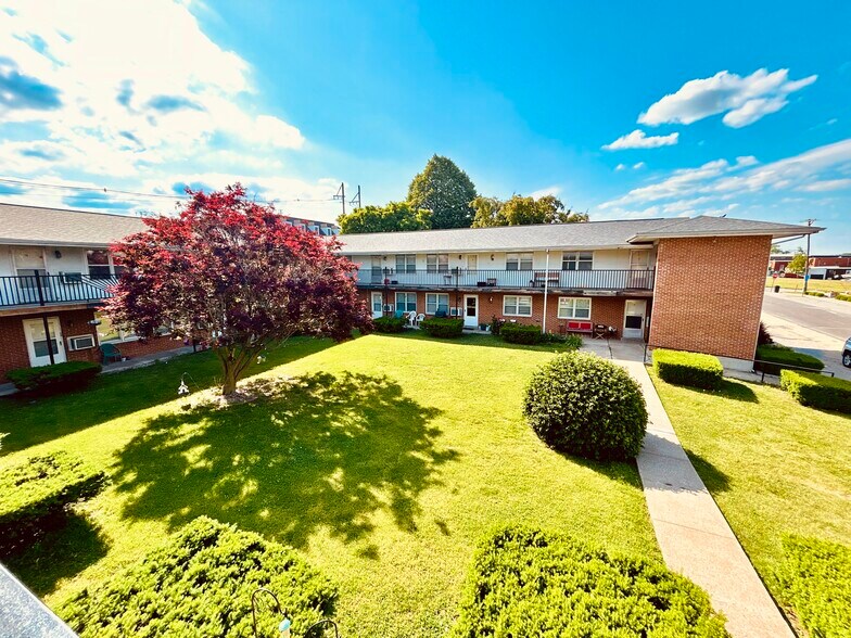 Primary Photo Of 207 S Main St, Louisiana Apartments For Sale