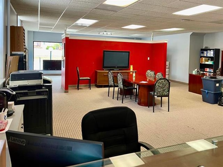 Primary Photo Of 1700 Frederica St, Owensboro Office For Sale