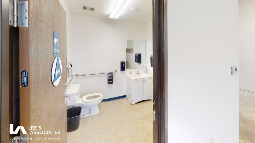 More Photos Of 3832-3850 E Anaheim St, Long Beach Storefront Retail Office For Lease