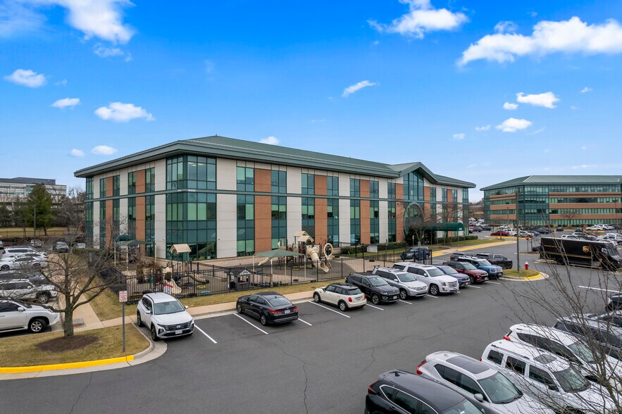 More Photos Of 19455 Deerfield Ave, Lansdowne Medical For Lease