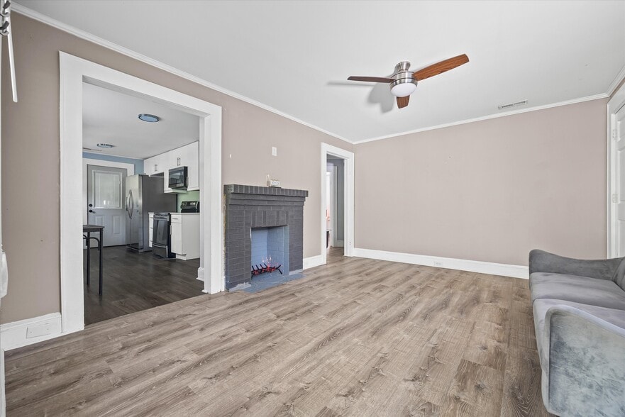 More Photos Of 8140 Mount Holly Rd, Charlotte General Retail For Sale