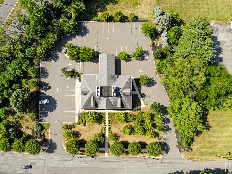 More Photos Of 178 Center St, Clinton Township Medical For Lease