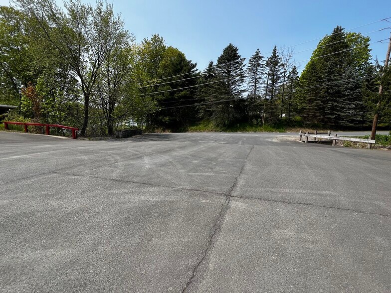 More Photos Of 4 Teal Road, Averill Park Flex For Sale