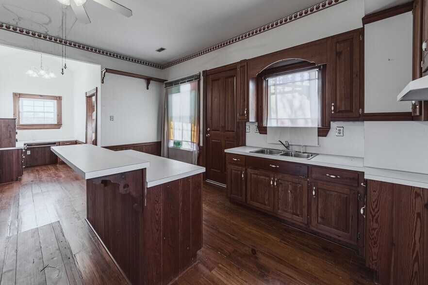 More Photos Of , Marion Unknown For Sale