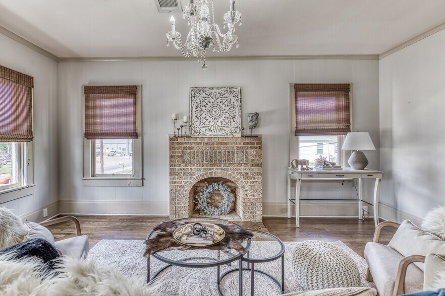 More Photos Of 404 W Main St, Bellville Office Residential For Sale