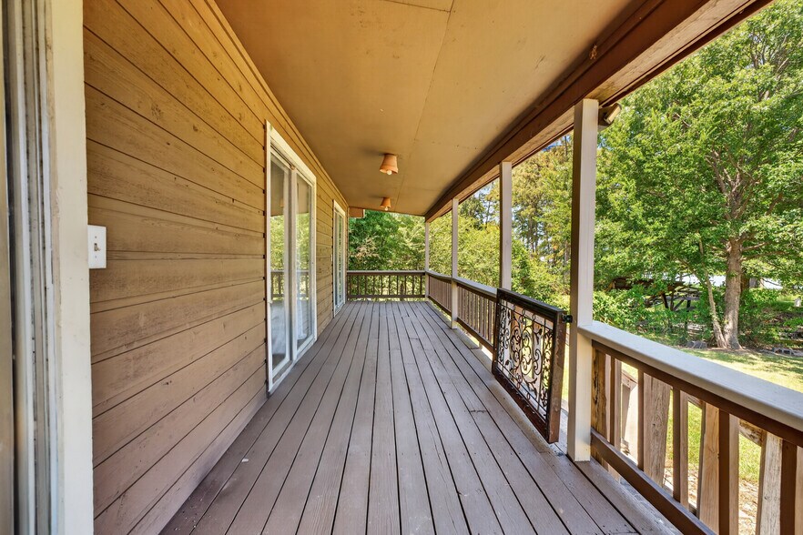 More Photos Of 505 Bub Hayner Rd, Karnack Apartments For Sale