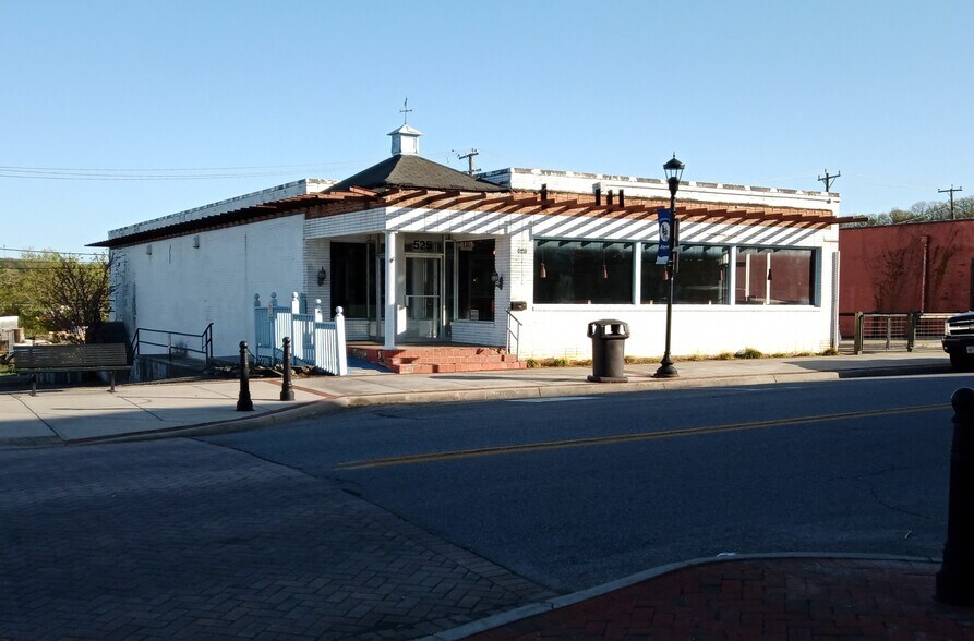 Primary Photo Of 525 Main St, Altavista Restaurant For Sale