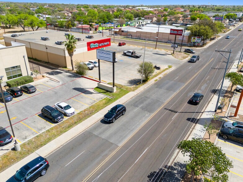 More Photos Of 302 W Calton Rd, Laredo Auto Repair For Sale