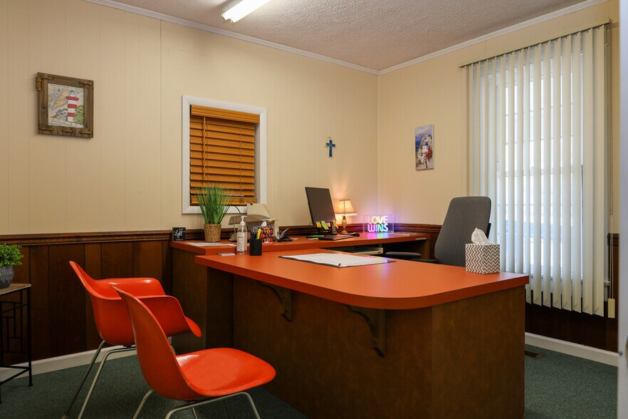 More Photos Of 1616 Blountville Blvd, Blountville Office Residential For Sale