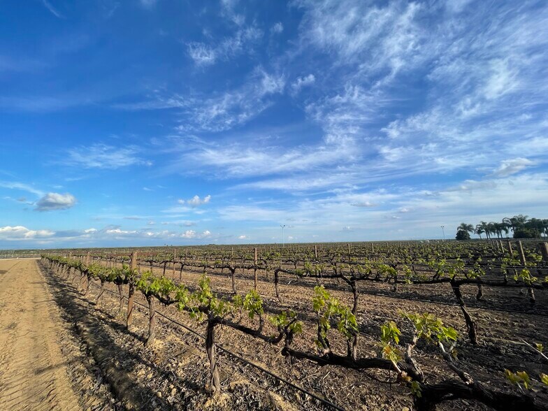 More Photos Of 13002 Zachary Ave, Mc Farland Specialty For Sale