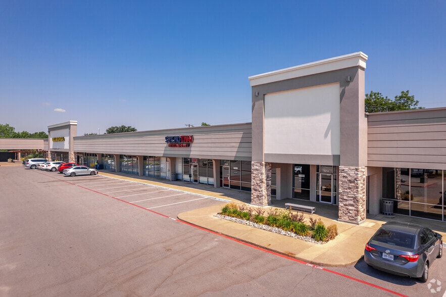 More Photos Of 1701 W Randol Mill Rd, Arlington Unknown For Sale