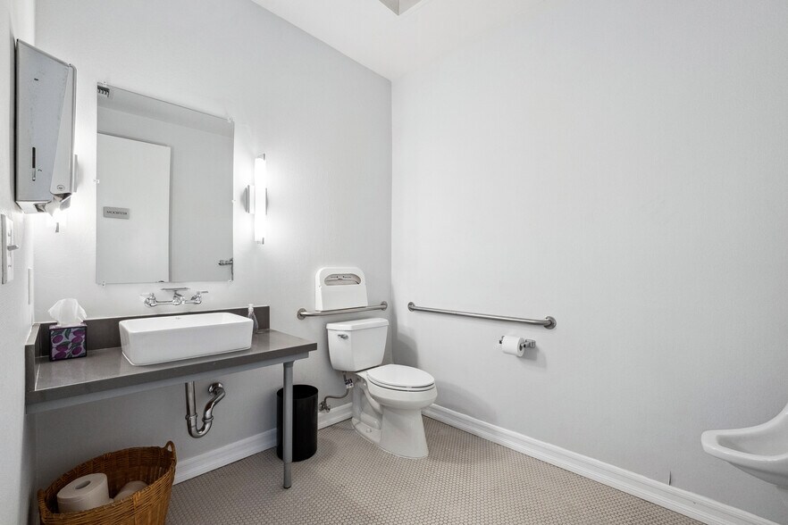 More Photos Of 247 High St, Palo Alto Office For Lease