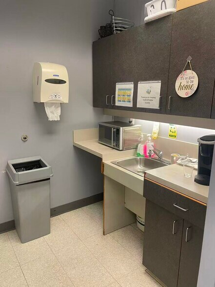 More Photos Of 1195 Pacific Blvd, Vancouver Apartments For Lease