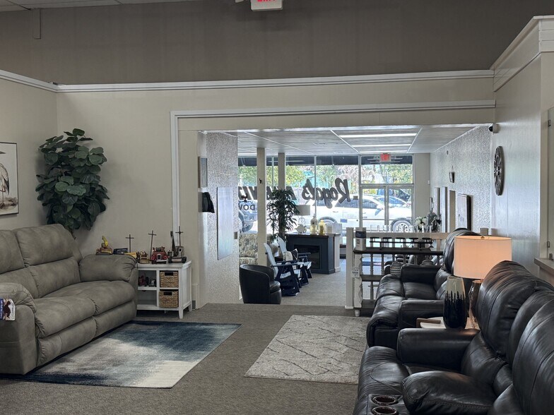 More Photos Of 21 Main St, Titusville General Retail For Sale