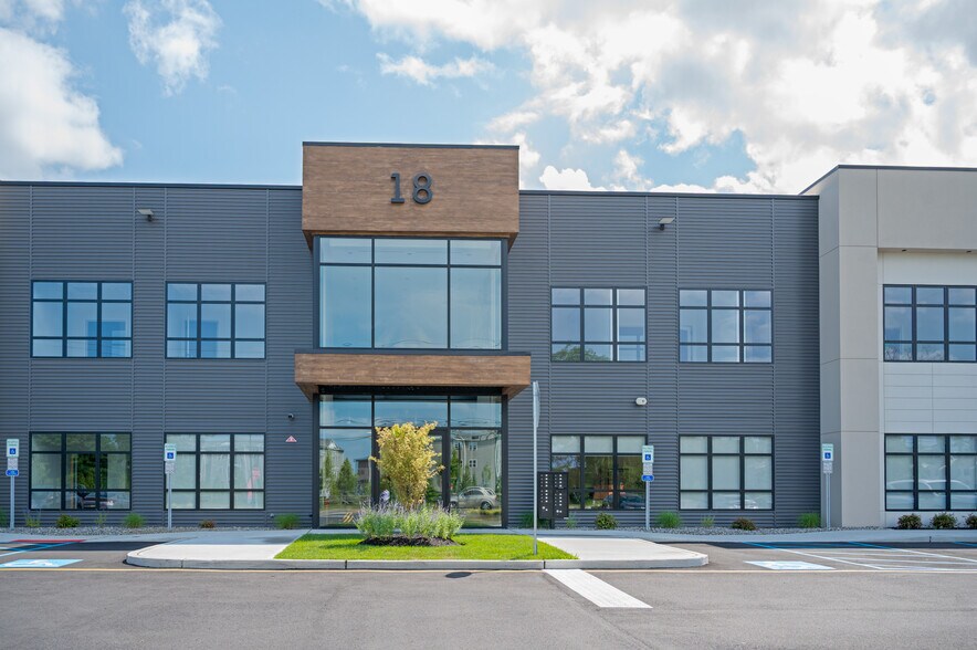 More Photos Of 18 Cox Cro Rd, Toms River Loft Creative Space For Lease
