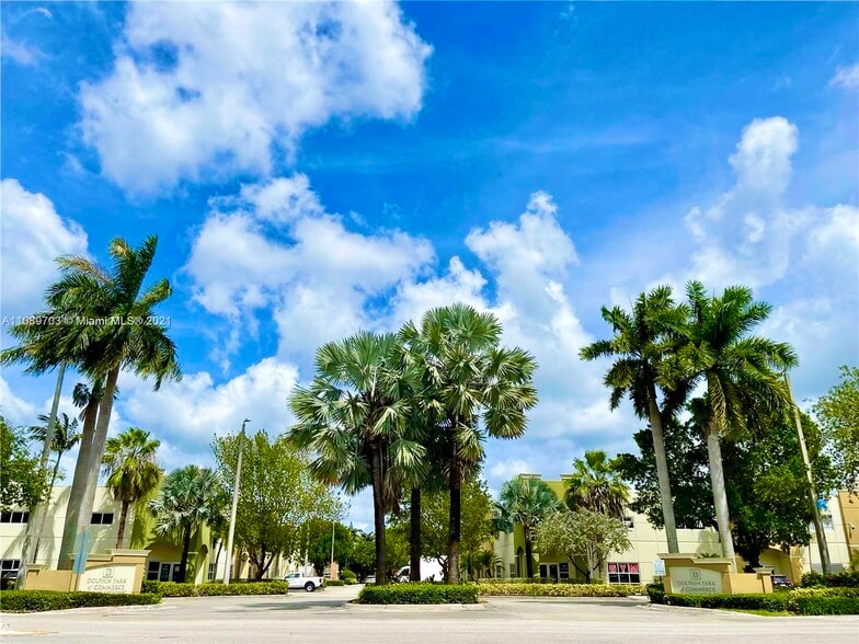 More Photos Of 1845 NW 112th Ave, Miami Light Manufacturing For Sale
