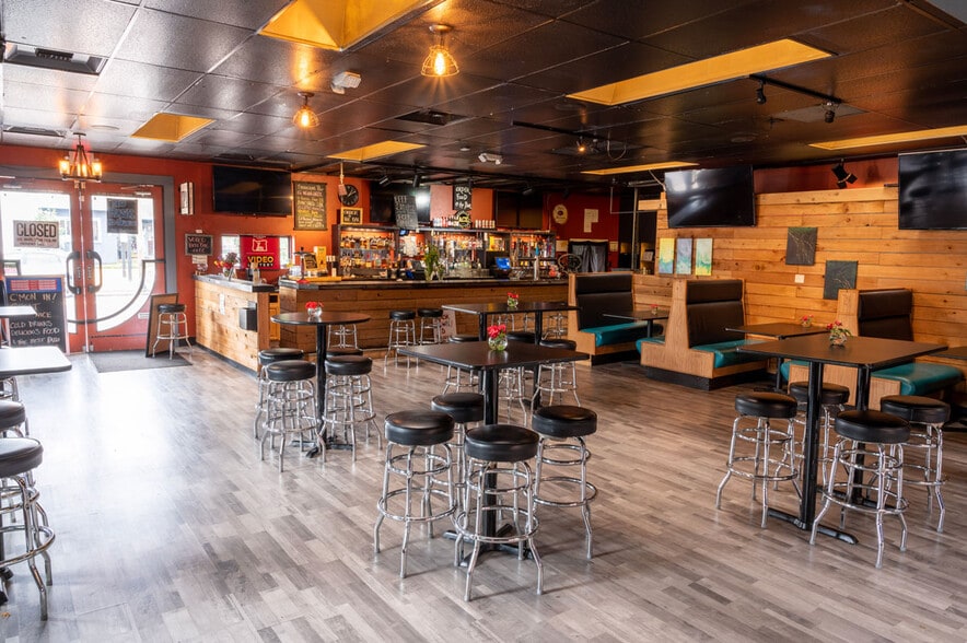 More Photos Of 4729 SE Milwaukie Ave, Portland Restaurant For Sale