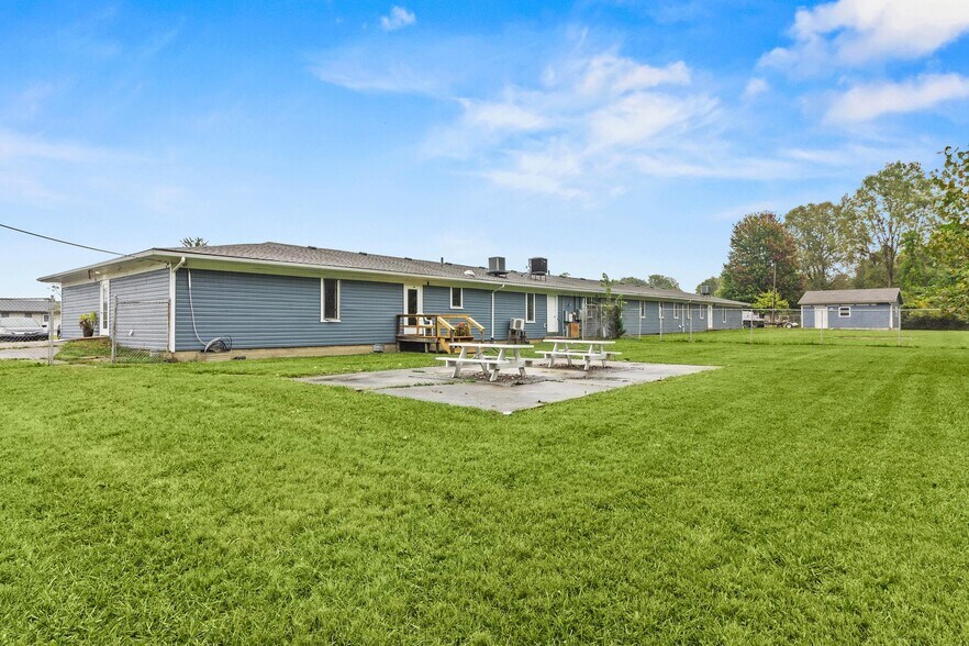 More Photos Of 643 Bodey Cir, Urbana Storefront Retail Office For Sale