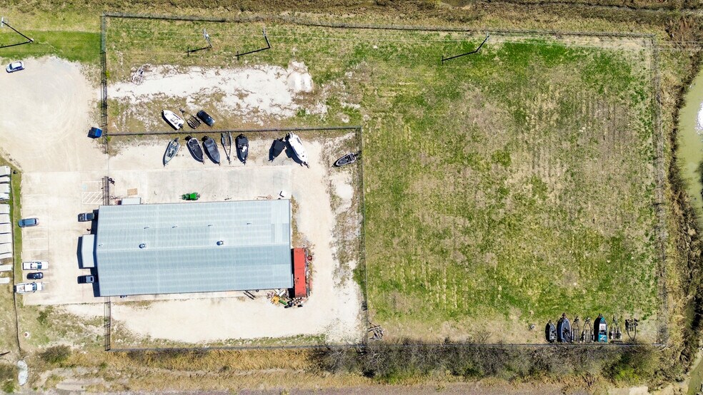 More Photos Of 180 E Chapman Dr, Sanger Warehouse For Sale