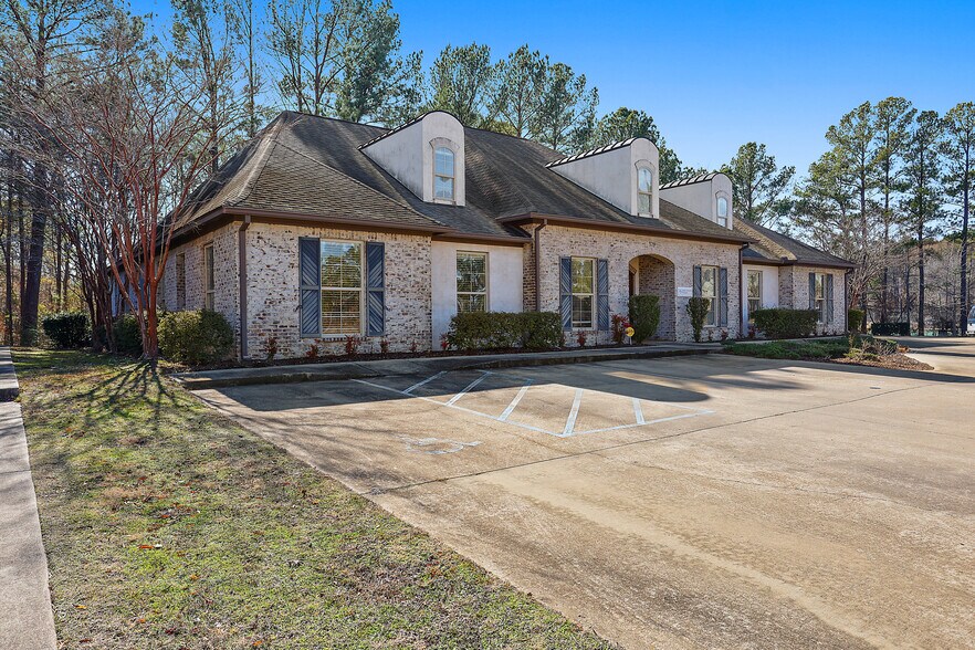 More Photos Of 579 Lakeland East Dr, Flowood Office For Lease