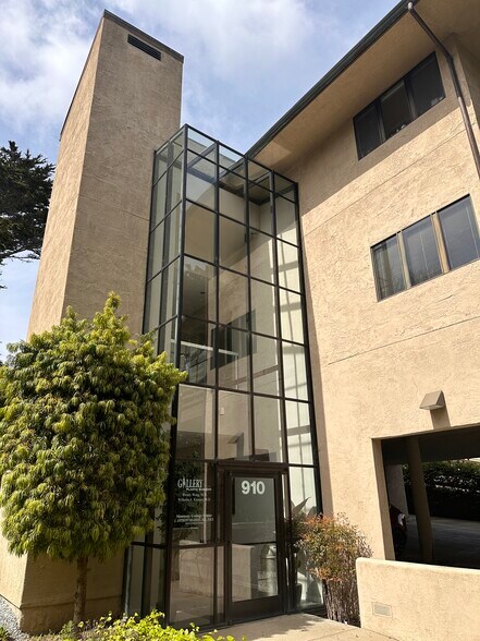 More Photos Of 910 Major Sherman Ln, Monterey Medical For Lease