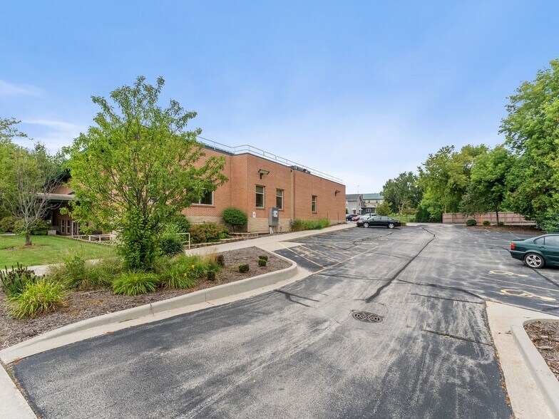 More Photos Of 920 State St, Manitowoc Medical For Lease