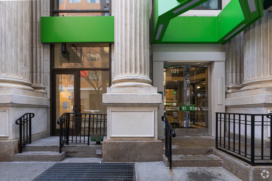 More Photos Of 181-183 Montague St, Brooklyn Bank For Sale