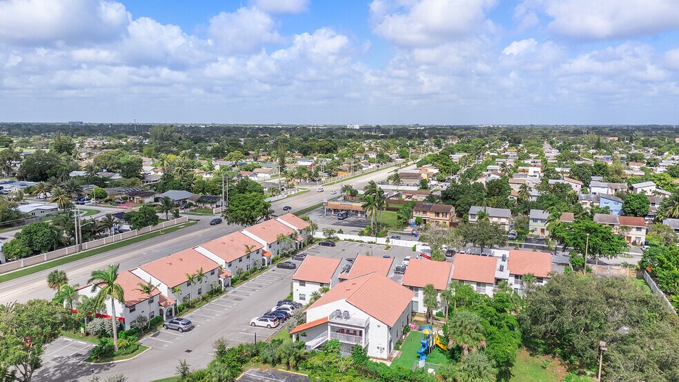 More Photos Of 700-728 SW 81st Ter, North Lauderdale Apartments For Sale