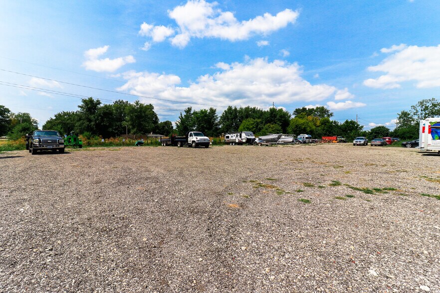 More Photos Of 116 E Church St, Savoy Self Storage For Sale