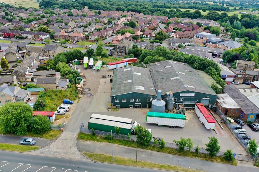 Primary Photo Of Farfield Av, Bradford Warehouse For Sale