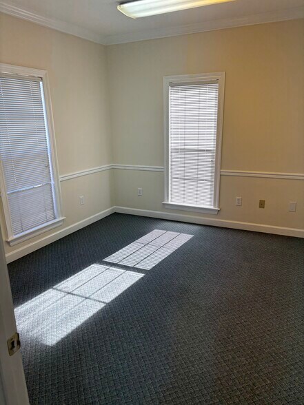 More Photos Of 5600 I 55 S, Byram Office For Lease