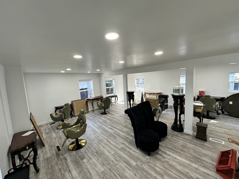 More Photos Of 3841 S Highland Dr, Salt Lake City Freestanding For Lease