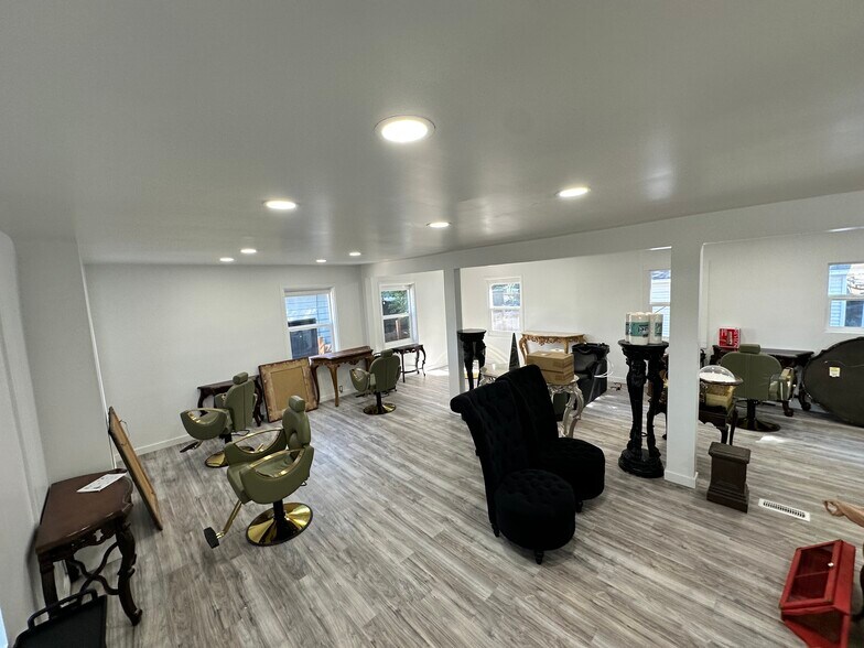 More Photos Of 3841 S Highland Dr, Salt Lake City Freestanding For Sale
