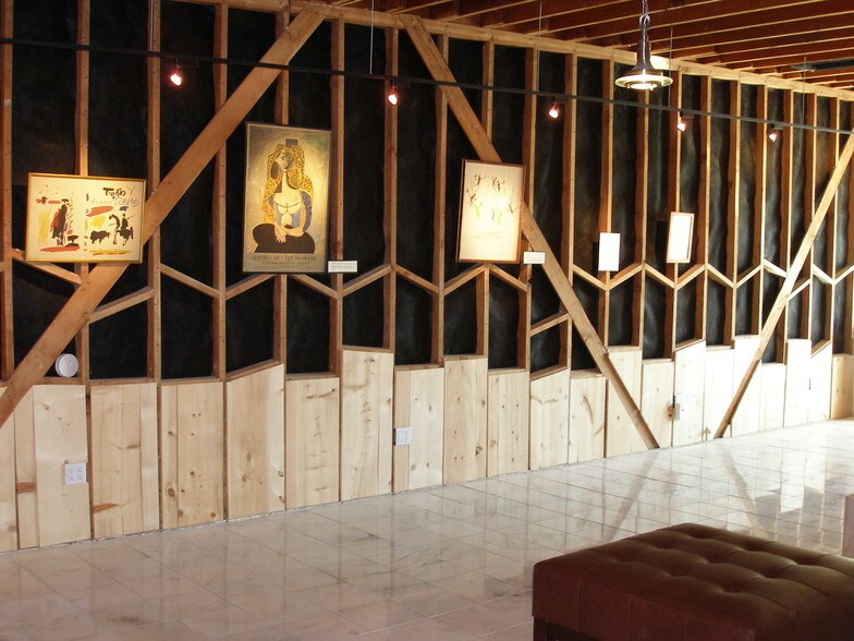 More Photos Of 3115-3125 Santa Monica Blvd, Santa Monica Storefront Retail Office For Sale