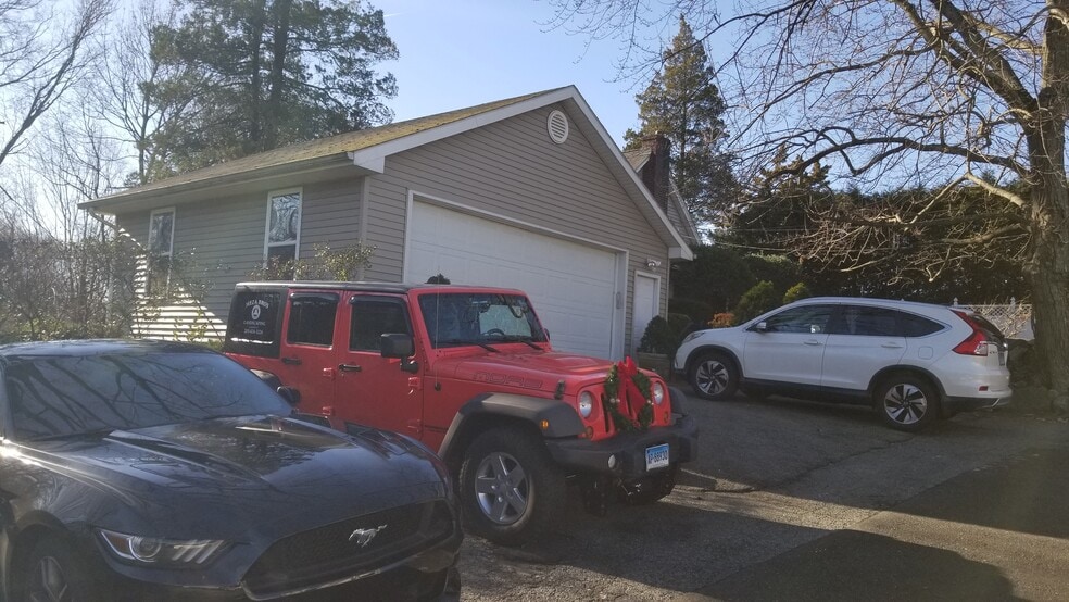 More Photos Of 1130 E Putnam Ave, Riverside Auto Repair For Sale